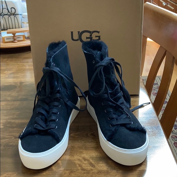اعترفت ugg sneaker beven 